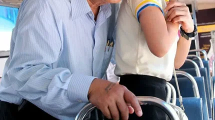 Мужчина приставал к девочкам в автобусе в Усть-Каменогорске