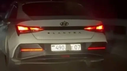 Жамбылда көлігінің нөмірін қағазбен жауып қойған жүргізуші ұсталды