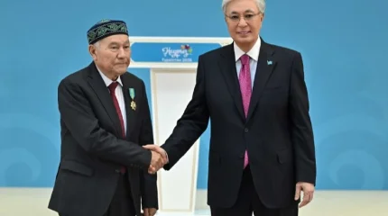 Президент ел дамуына үлес қосқан азаматтарға мемлекеттік наградалар табыстады