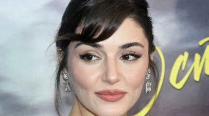 Суд выдал ордер на арест звезды турецкого сериала Ханде Эрчел