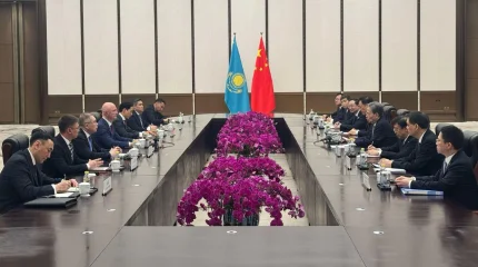 Р.Скляр Чжао Лэцзимен кезлесті