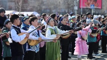Почти пять тысяч домбристов установили мировой рекорд в Усть-Каменогорске