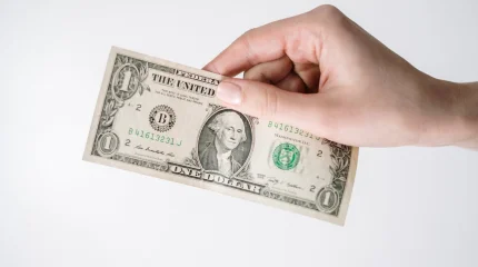 Доллар по 481 тенге: Нацбанк опубликовал курсы валют на 27 марта