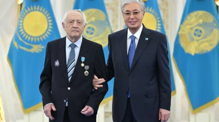 Президент Ерванд Ильинскийге «Қазақстанның Еңбек Ері» атағын тапсырды