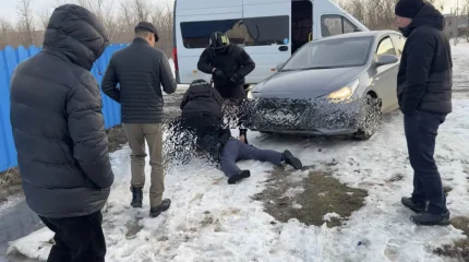 В Уральске задержали банду вымогателей: похищали деньги и дорогие смартфоны (ВИДЕО)