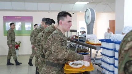 В Нацгвардии запустили пилот, по электронной оценке, качества питания