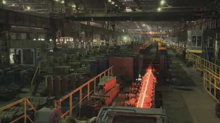 Павлодарда кран жүргізушісі 15 метр биіктен құлап, жарақат алды