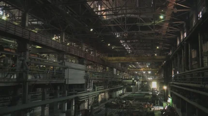 Крановщица сорвалась с 15-метровой высоты на предприятии в Павлодаре