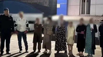 Көшеде көпшілікке тас лақтырған қыздар елден шығарылады