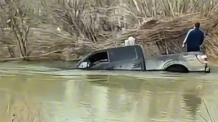 Көлікті Есіл өзенінің ағысы алып кетті