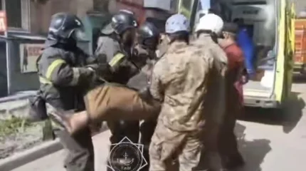 90-летнего мужчину вынесли из огня в Усть-Каменогорске