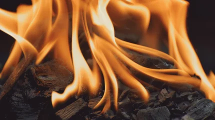 Астанада көпқабатты тұрғын үйден өрт шығып, үш бала қаза тапты