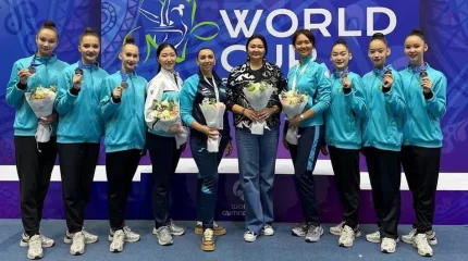 Сборная Казахстана завоевала серебро на этапе Кубка мира по художественной гимнастике в Ташкенте