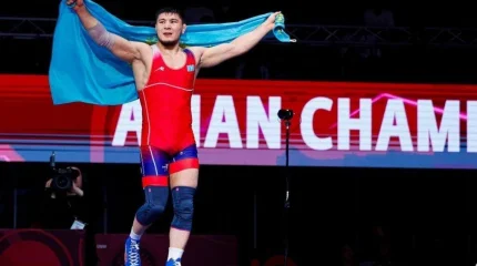 Азамат Даулетбеков принес Казахстану бронзу чемпионата Азии по борьбе