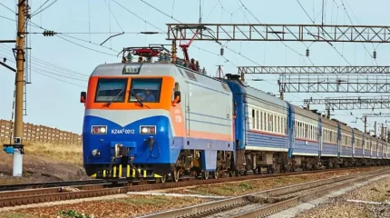 Полициядан қашқан жасөспірім пойыздан құлап, жарақат алды