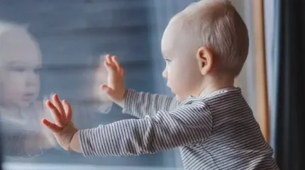 Петропавлда екі жасар бала терезеден құлап кетті