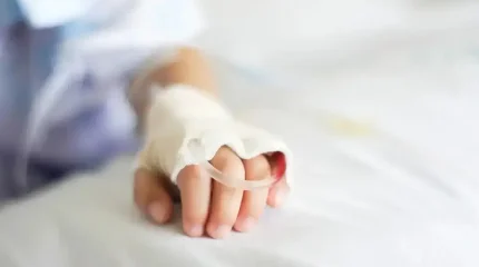 Төрт жастағы бала 4-қабаттан құлап кетті