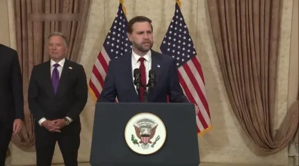 Трамп: «Ормуз бұғазын өзіміз бұғаттаймыз»