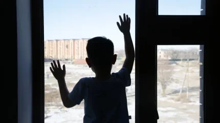 5 жасар бала терезеден құлап кетті