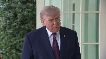 Трамп Ормуз бұғазын бұғаттады