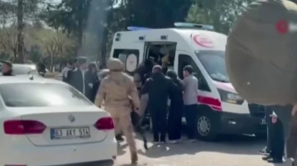 В турецком городе Сиверек молодой мужчина напал на местную школу: ранены 18 человек