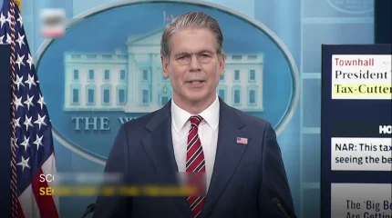 Трамп: «Мен шабуыл жасамағанда, қазірдің өзінде Иранда ядролық қару болатын еді»