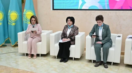 100 женщин из Костанайской области получили сертификаты проекта по развитию политического лидерства «Таңшолпан»