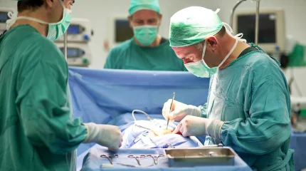 Полтора года ожидания едва не стоили здоровья - в Петропавловске мужчине успешно удалили опухоль на шее