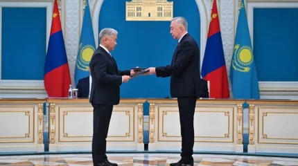 Қазақстан мен Моңғолия арасында 13 құжатқа қол қойылды