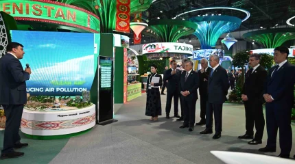 Главы государств посетили выставку «зелёных» технологий на саммите в Астане