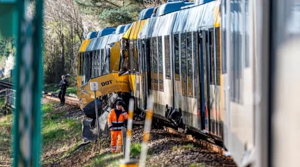 Лобовое столкновение поездов произошло в Дании