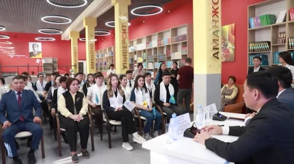 «AMANAT» партиясының өкілдері мемлекеттік аппаратты жаңғыртудағы жастардың рөлін талқылады