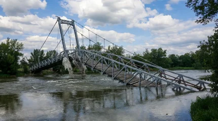 В Колумбии рухнул подвесной мост во время открытия (ВИДЕО)