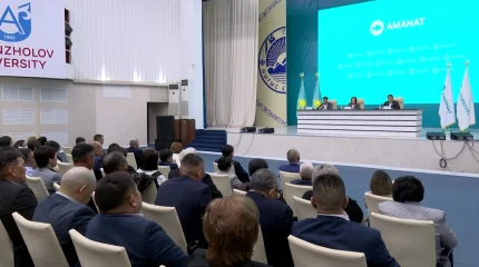 Өскеменде жергілікті әкімдер мен депутаттар оқуға кірісті