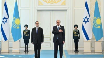 Ақордада елімізге ресми сапармен келген Израиль Президенті Ицхак Герцогты салтанатты қарсы алу рәсімі өтті