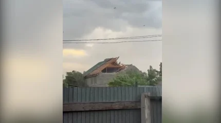 Павлодарда дүлей дауылдан 2 адам жарақат алды