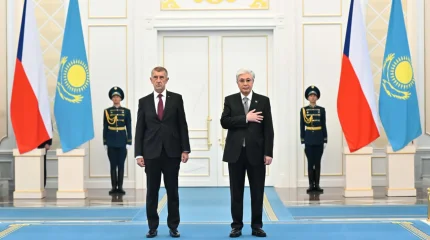 Премьер-министра Чехии торжественно встретили в Акорде