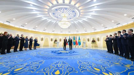 Токаев наградил Бабиша орденом