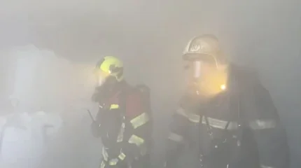 Склад с резиной загорелся в Караганде