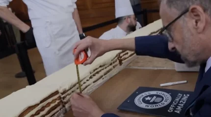 Самый длинный тирамису в мире приготовили в Лондоне