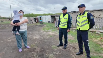 Полицейские спасли из пожара трёх малолетних детей в СКО