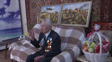 Представители партии «AMANAT» в Алматы поздравили 100-летнего ветерана