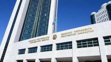 Парламент одобрил в первом чтении закон о Курултае и статусе депутатов