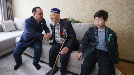 Ерге құрмет – елге міндет: «AMANAT» партиясы ардагерлерді ардақтауда