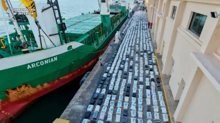 Судно с 30 тоннами кокаина перехватили в Испании