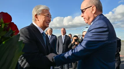 Мемлекет басшысы Түркия Президентін қарсы алды