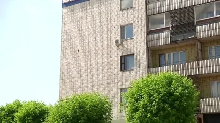 Қарағанды қаласында бір үйдің екі бірдей баласы терезеден құлап кетті