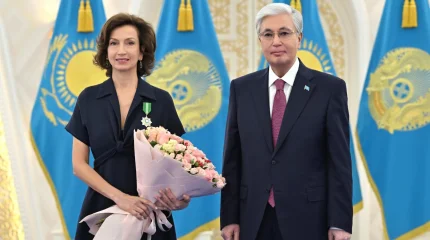 Президент вручил орден Qoja Ahmet Yasaui экс-главе ЮНЕСКО Одрэ Азуле