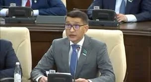 Депутат Адамбеков «Таза Қазақстан» қағидаттарын барлық саяси партиялар бағдарламаларының бір бөлігіне айналдыруды ұсынды