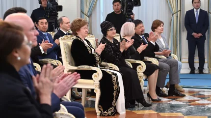 Президент ұлт руханиятына адал қызмет етіп жүрген мамандардың әлеуметтік жағдайын жақсартуға ерекше мән беріп отыратынын айтты